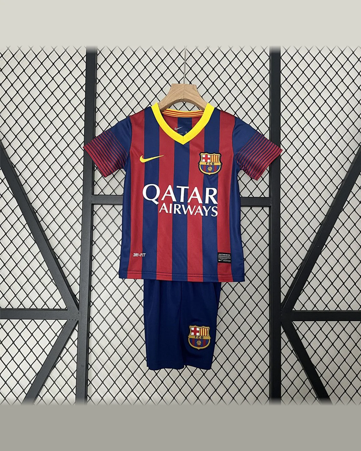 FC Barcelona Retro 13/14 Kids Barcelona Home football jersey