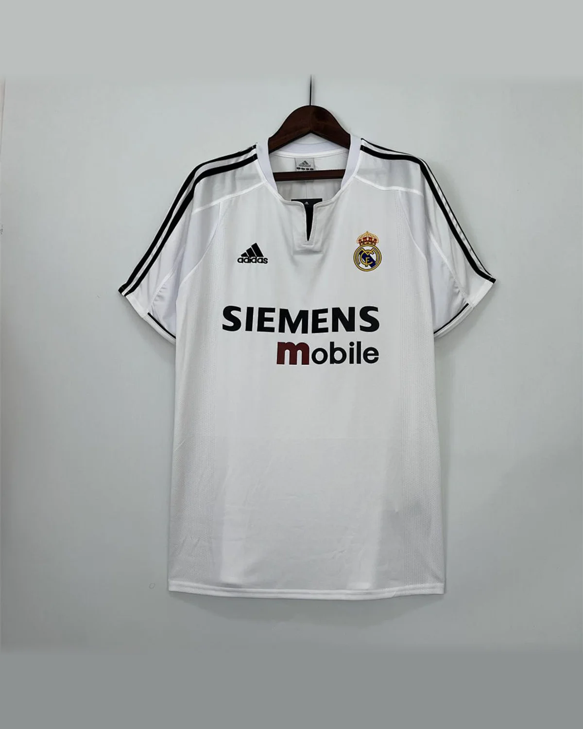 Real Madrid Retro 03/04 Real Madrid Home football jersey