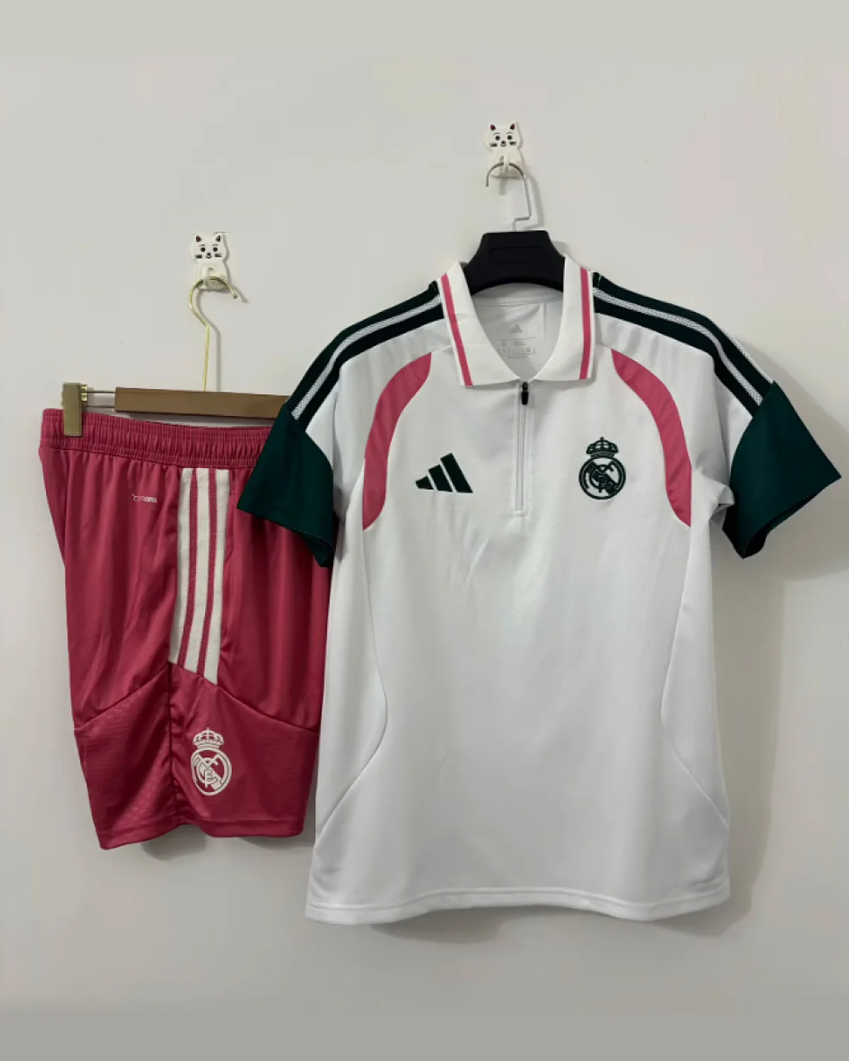 Real Madrid 2026/27 Real Madrid White Polo Shirt Set football jersey