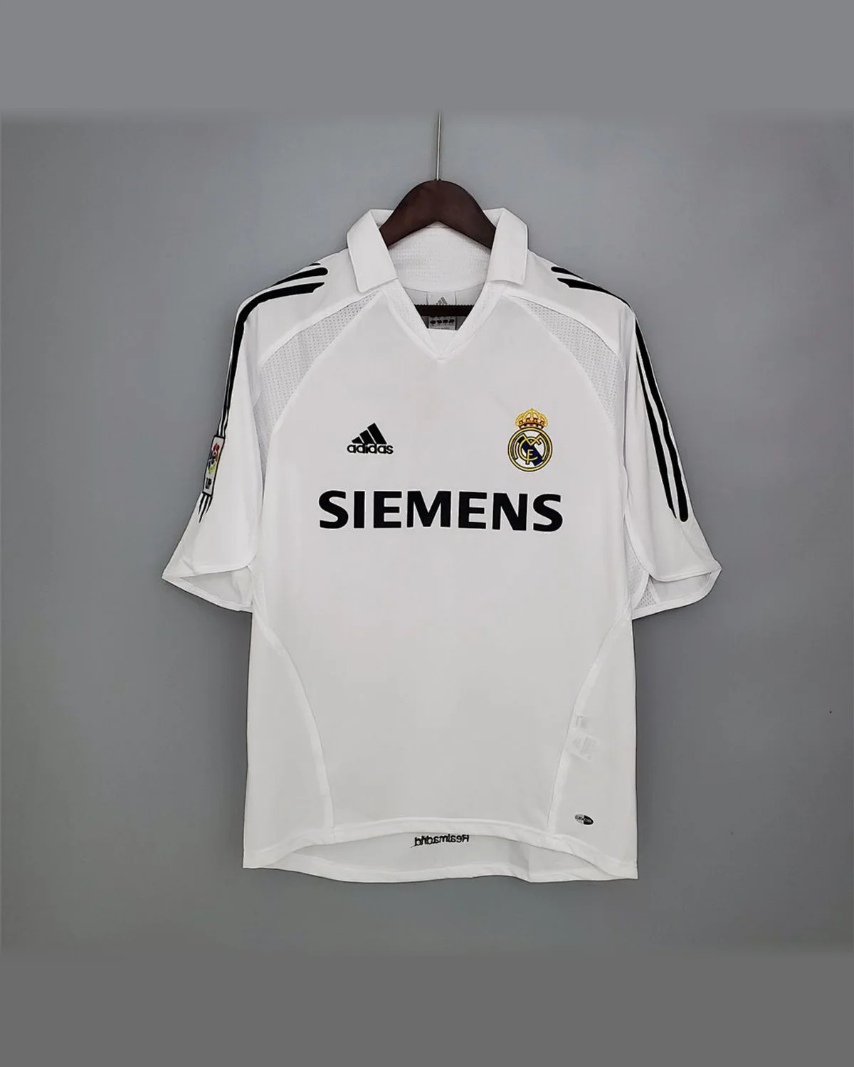Real Madrid Retro 05/06 Real Madrid Home football jersey