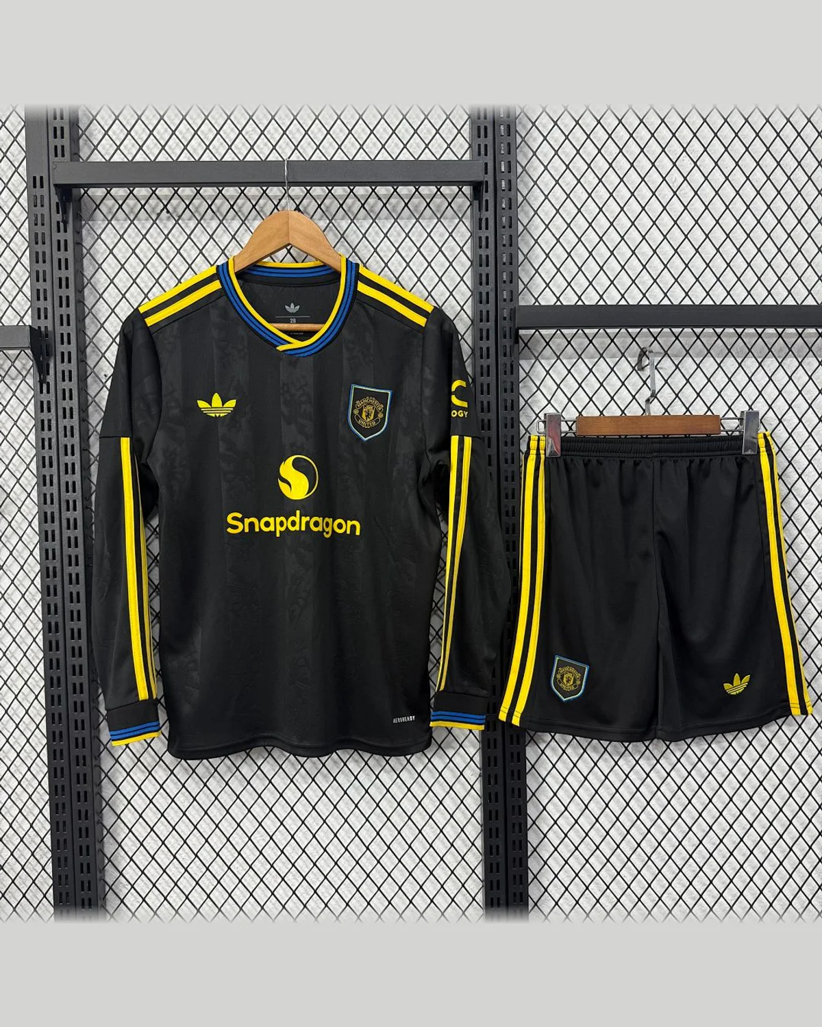 Manchester United 2025/26 Manchester United Away Long Sleeve football jersey