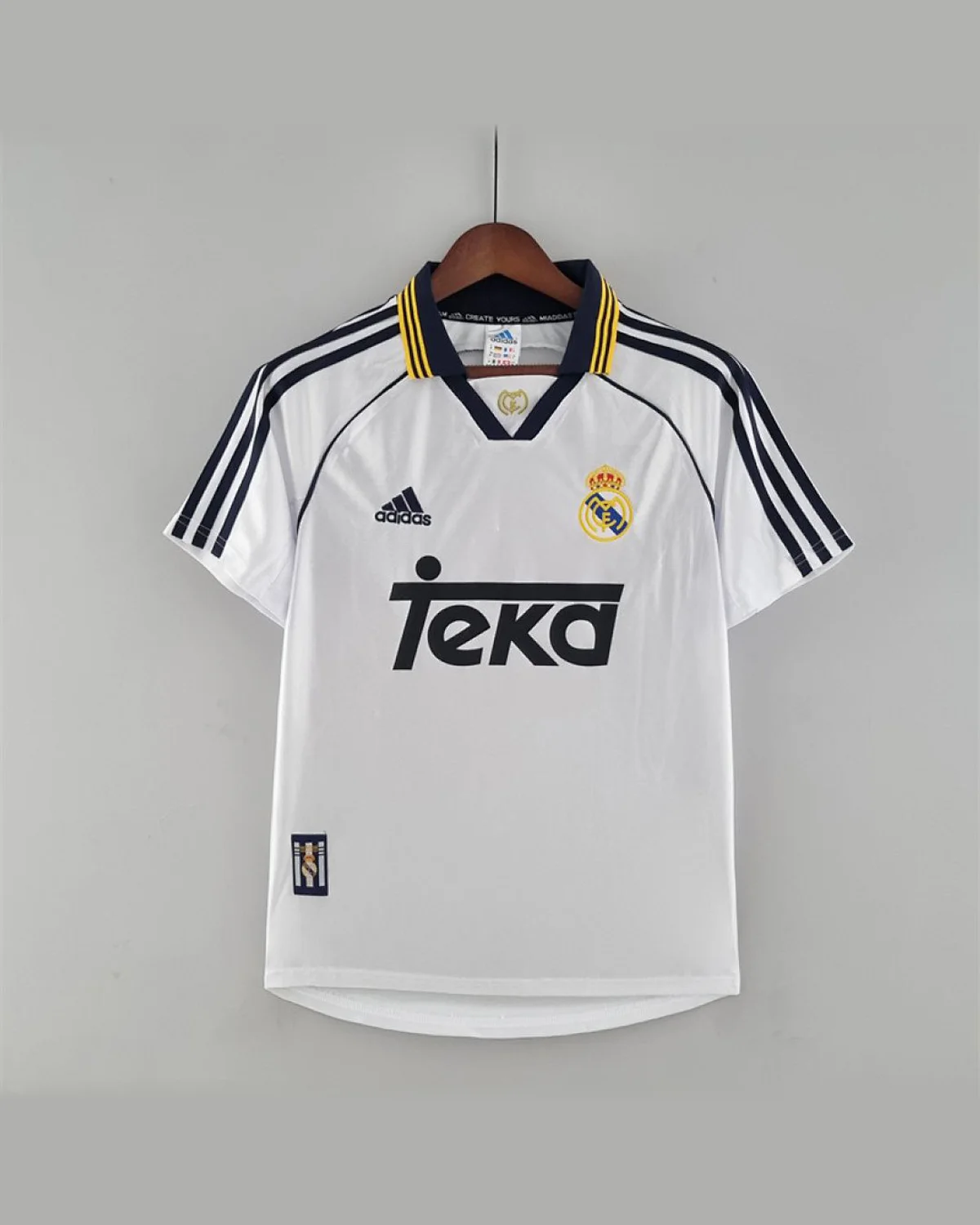 Real Madrid Retro 2000 Real Madrid Home football jersey