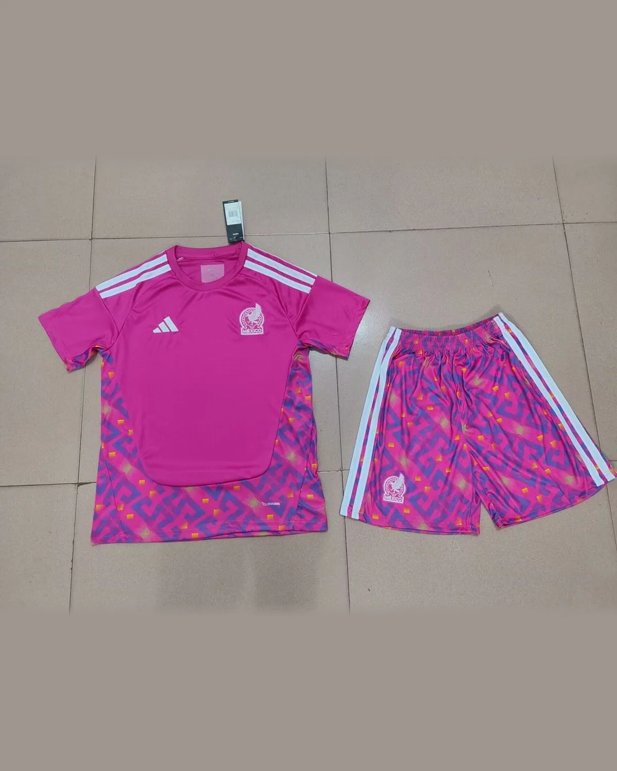 Mexico 2026/27 Mexico Pink Goalkeeper football jersey