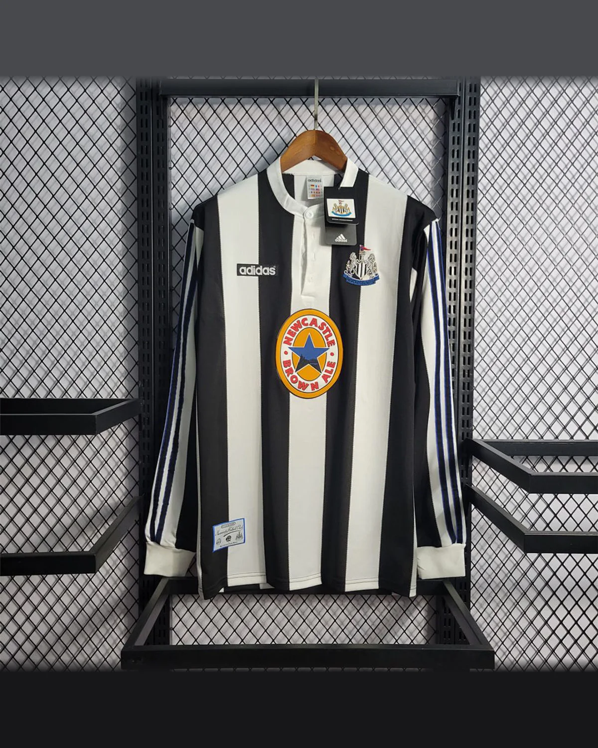 Newcastle United Retro 1997/99 Long Sleeve Newcastle Home football jersey