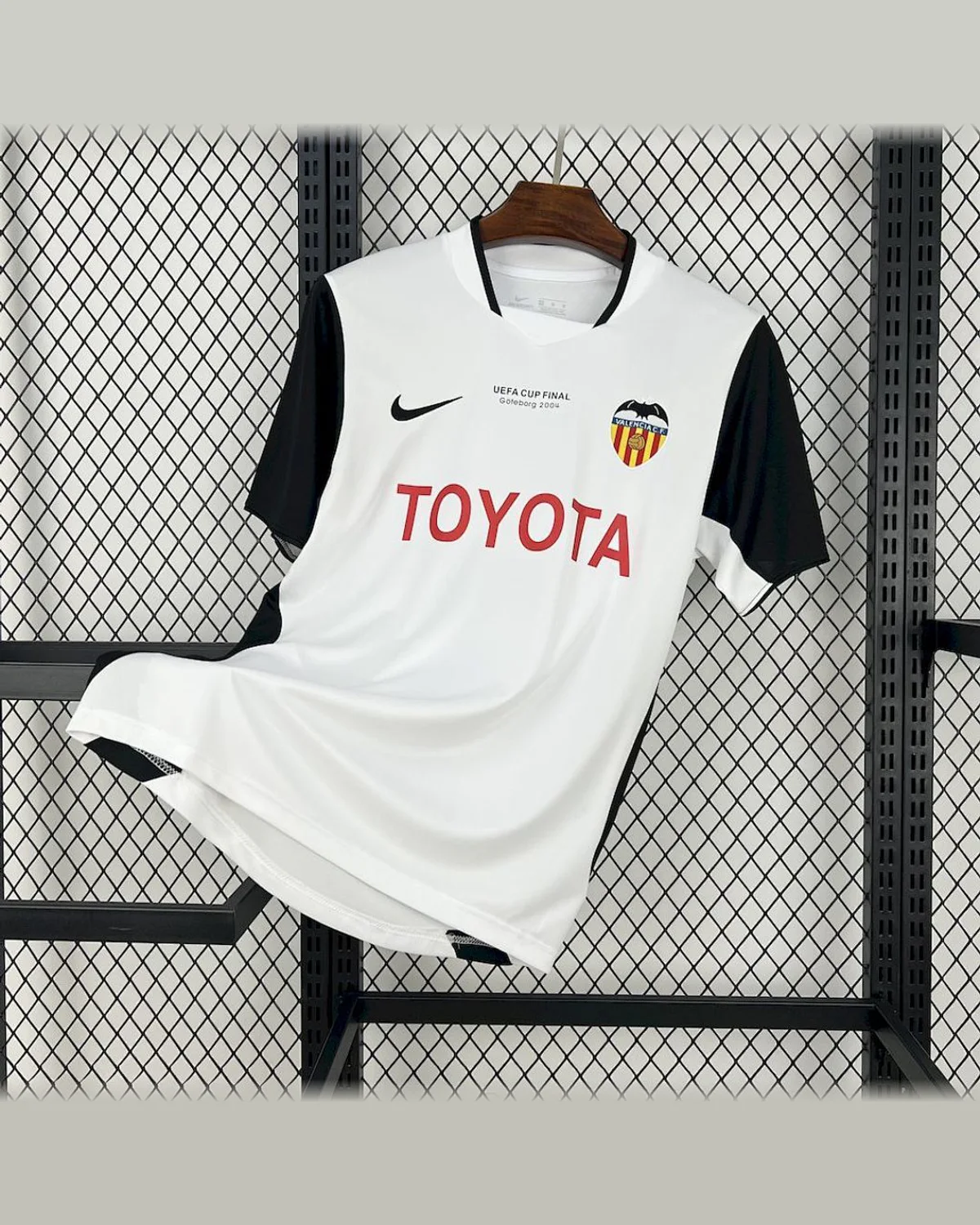Valencia Retro 03/04 Valencia Home football jersey