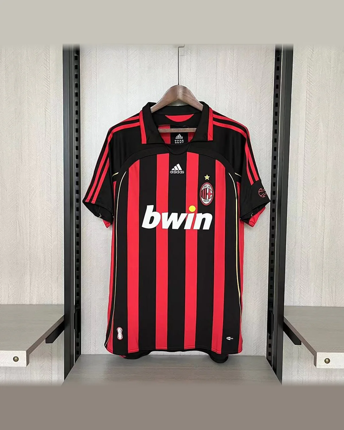 AC Milan Retro 2006/07 AC Milan home football jersey