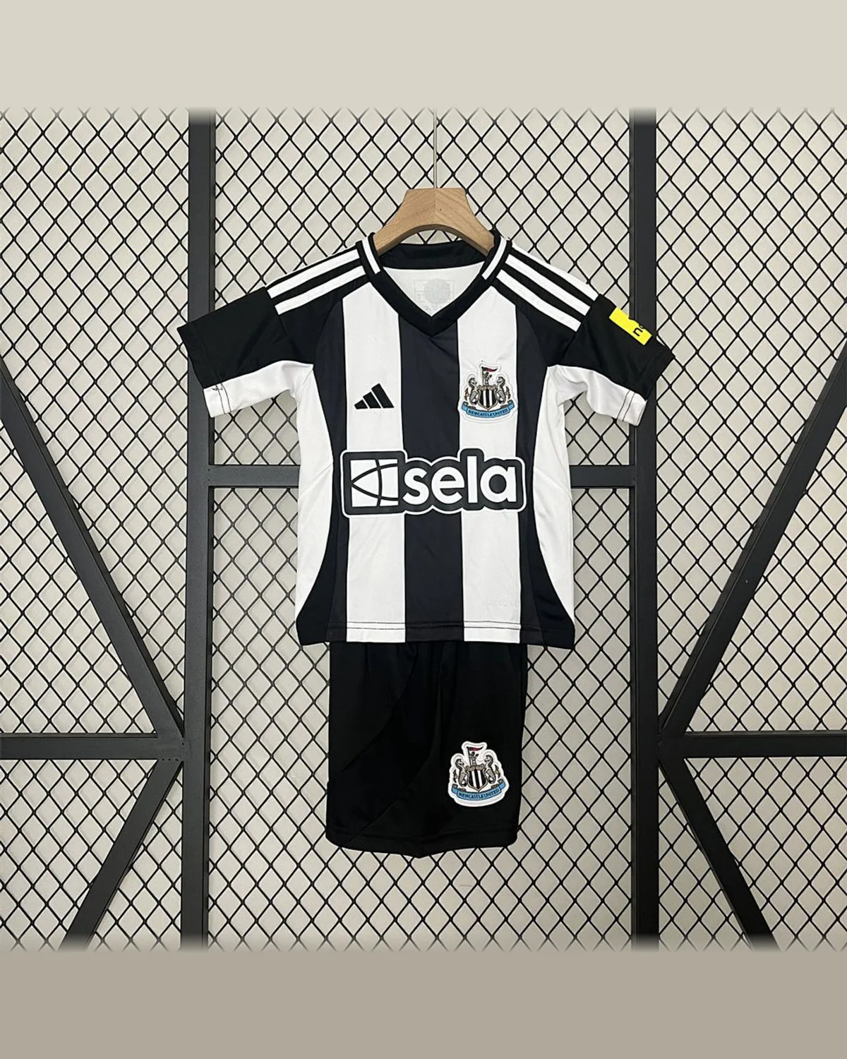 Newcastle United Newcastle United 2024/25 Home Kids Kit football jersey