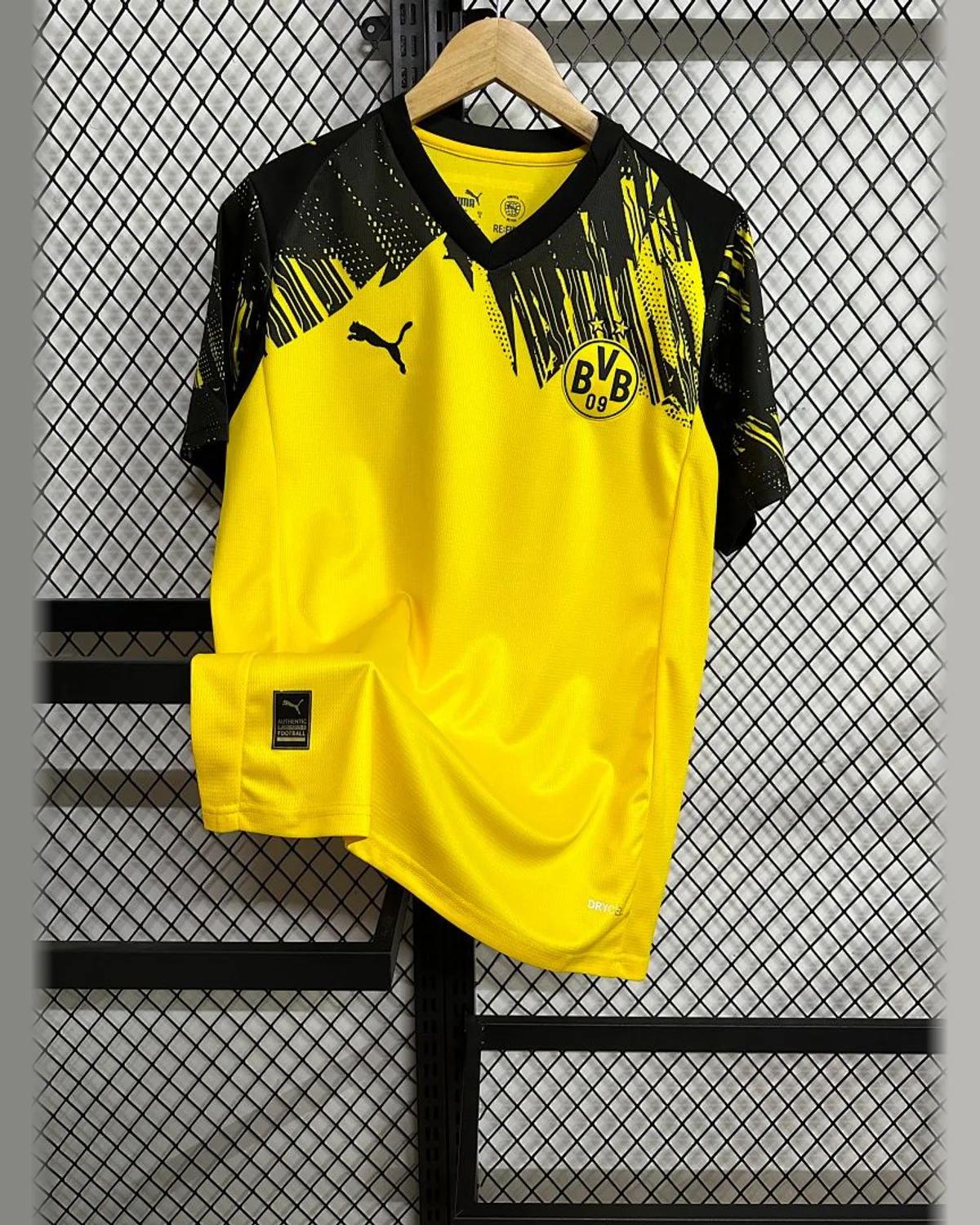 Borussia Dortmund Borussia Dortmund Home Kit football jersey
