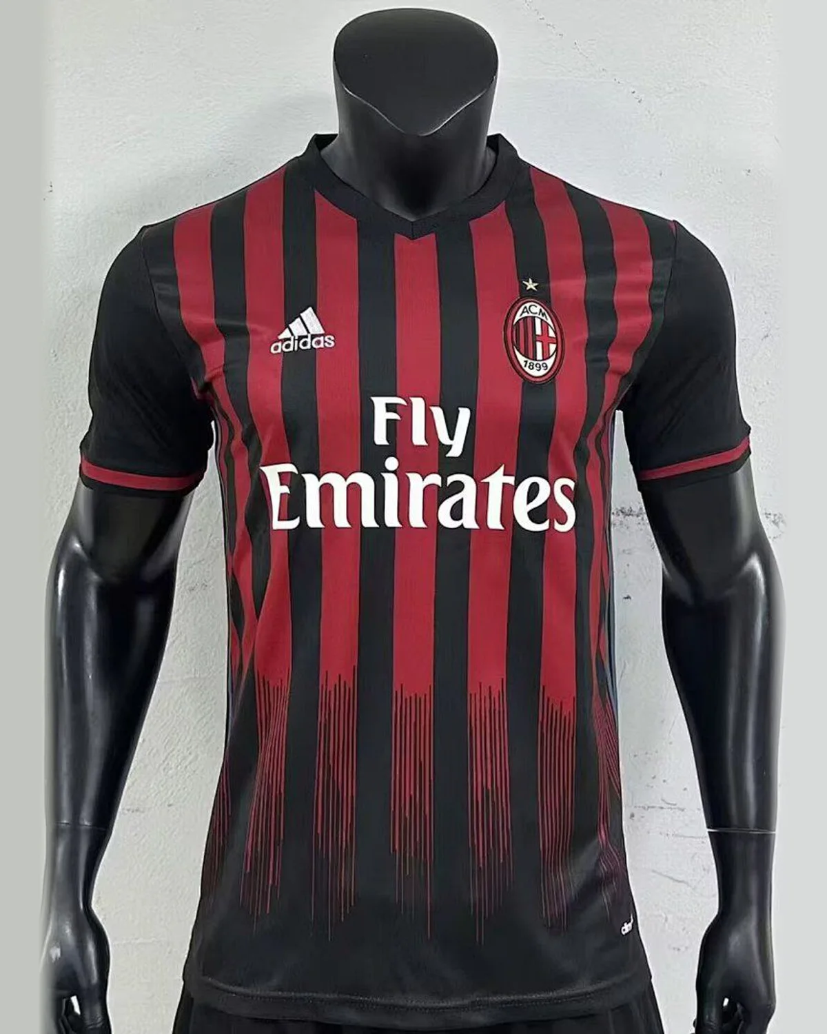 AC Milan 16-17 AC Milan Home. - Player Version football jersey