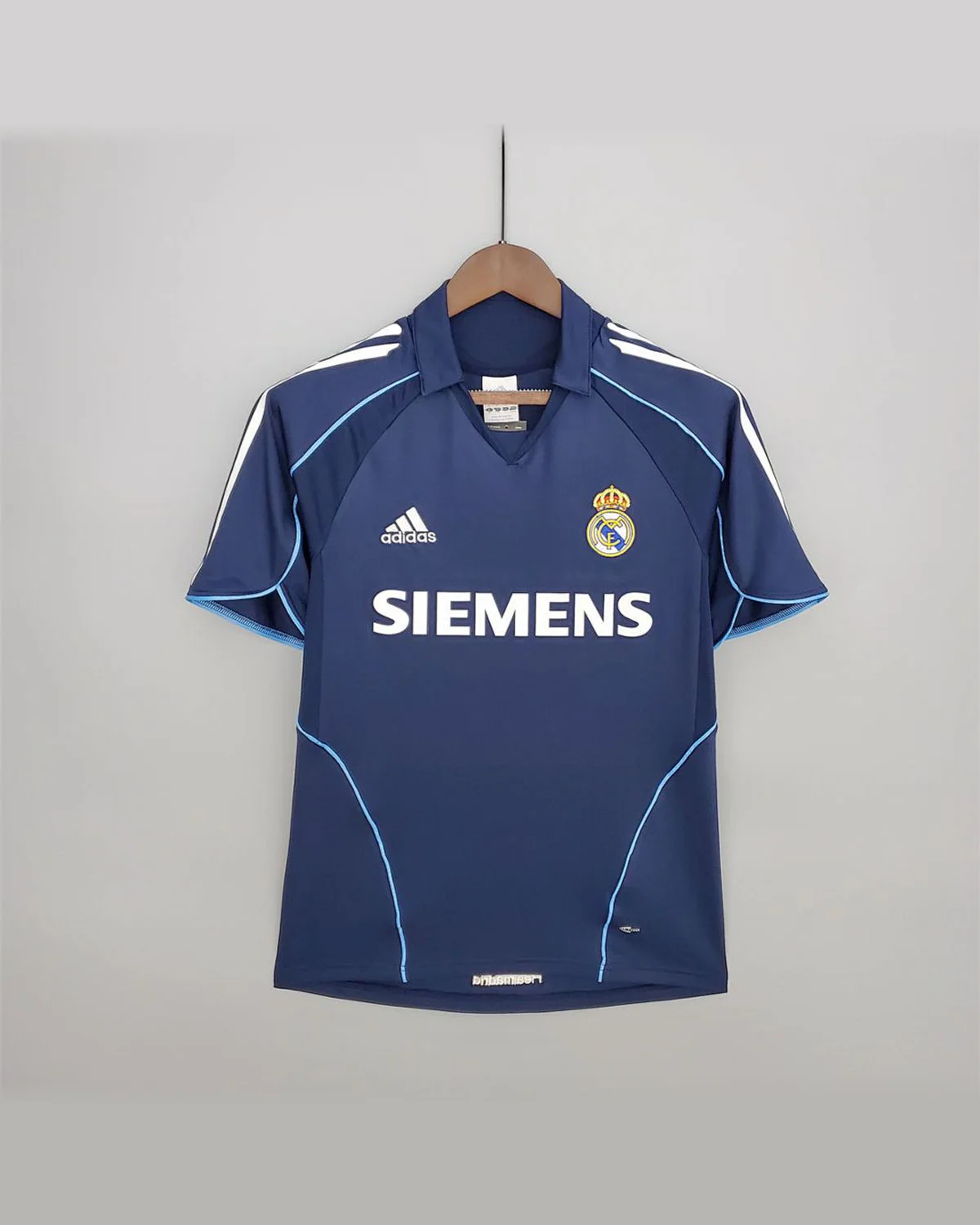 Real Madrid Retro 05/06 Real Madrid Away football jersey