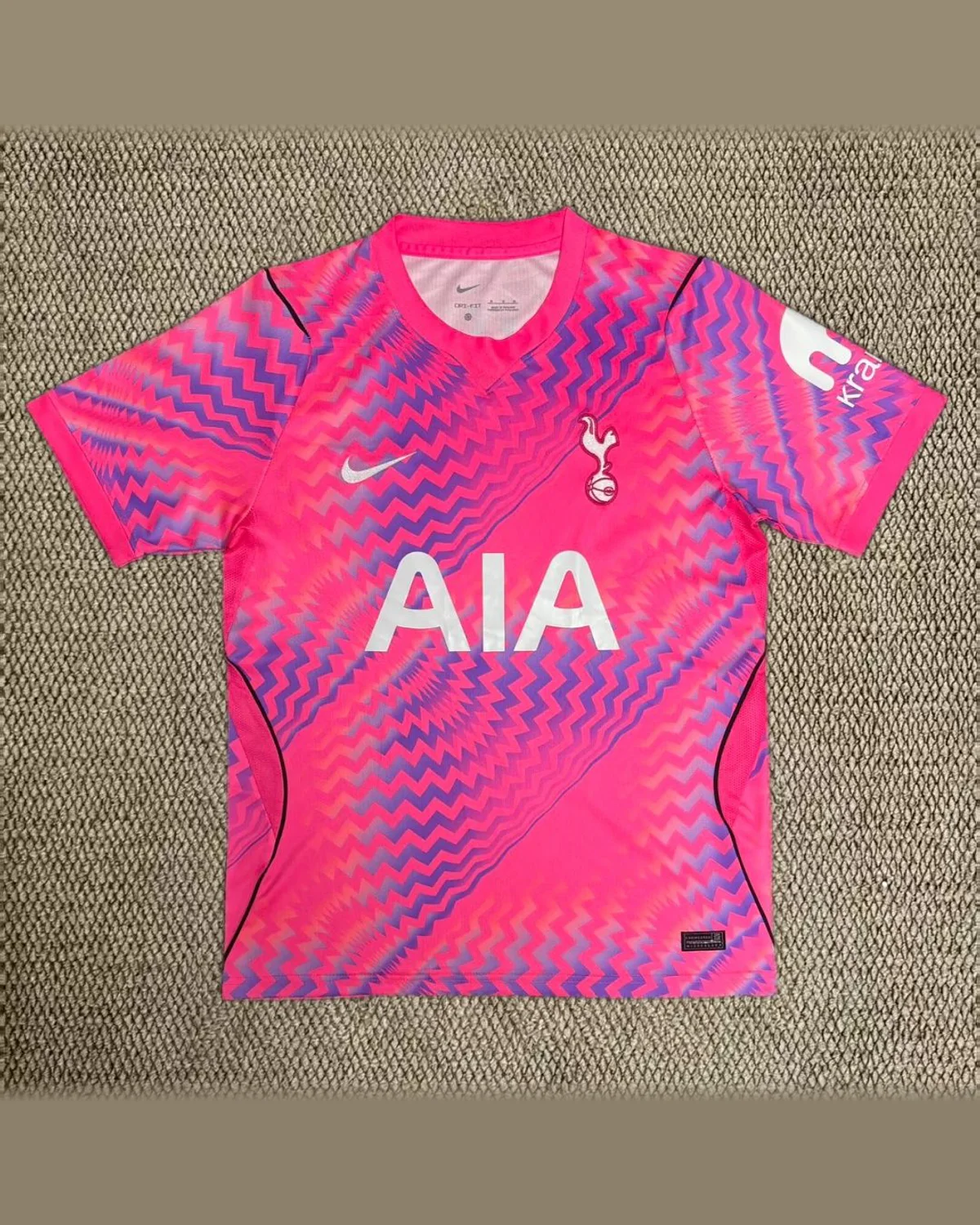 Tottenham Hotspur Tottenham Hotspur Goalkeeper football jersey