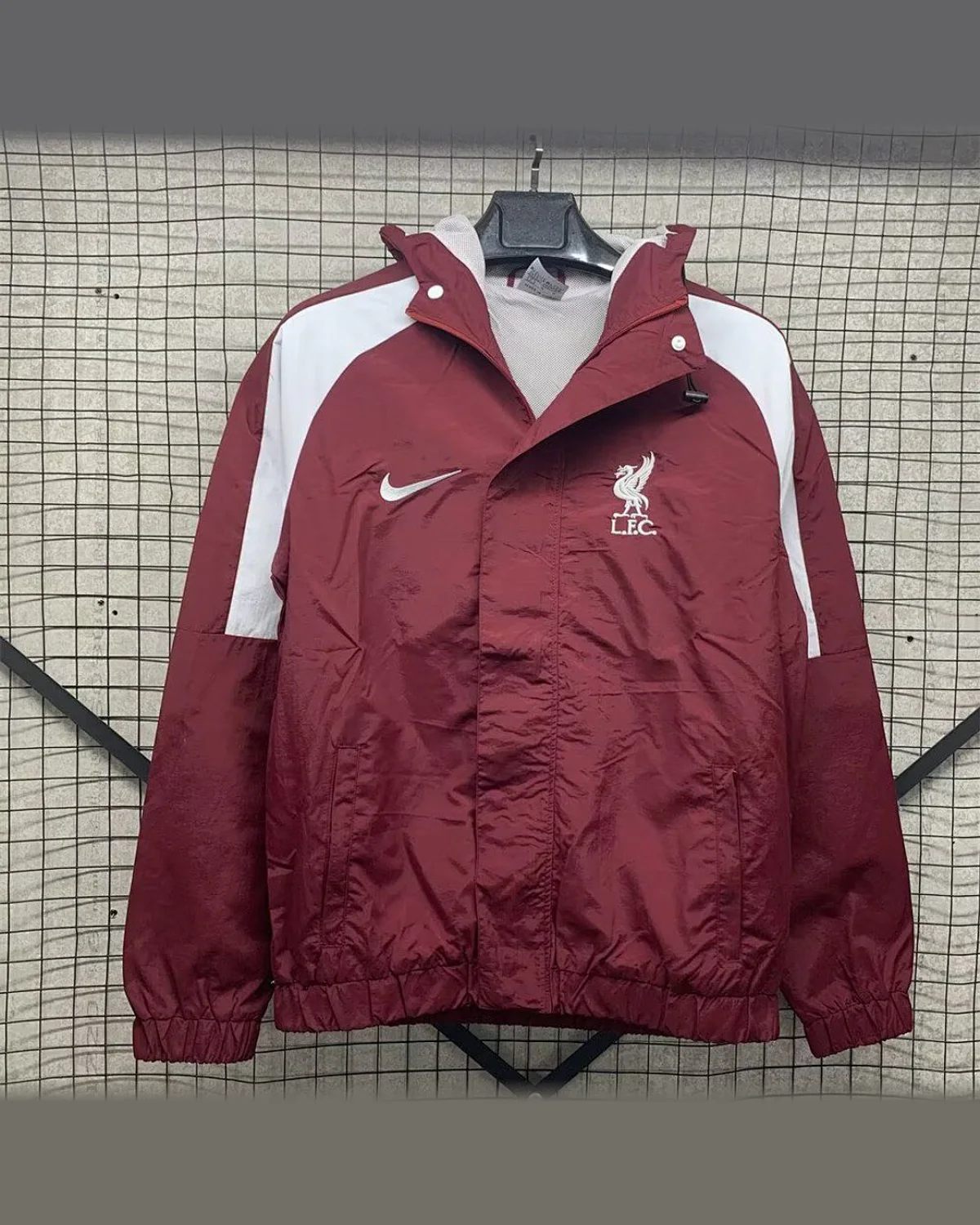 Liverpool Liverpool single-sided hooded embroidered. football jersey