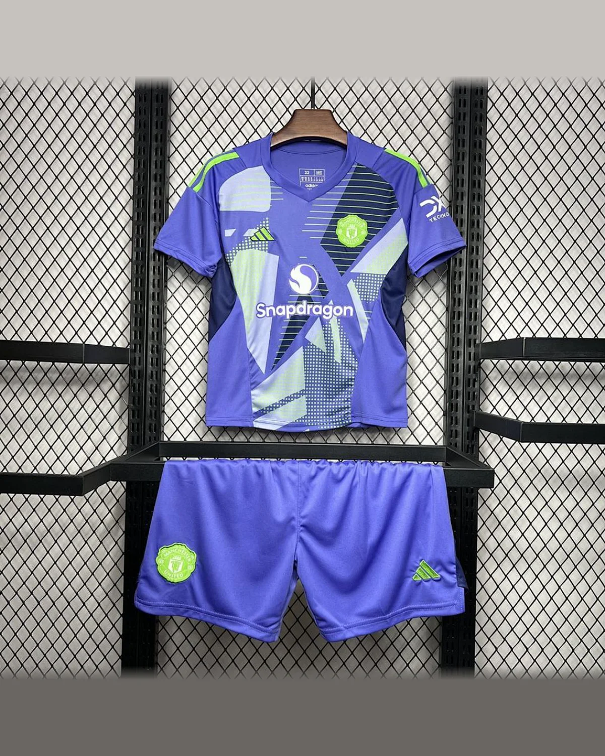 Manchester United 2024/25 Manchester United Goalkeeper Kids Kit football jersey