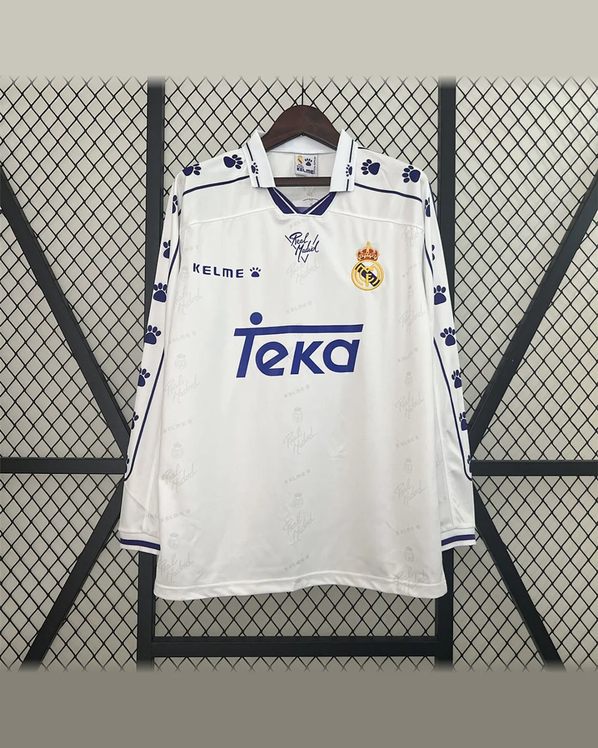 Real Madrid Retro 94/96 Long Sleeve Real Madrid Home football jersey