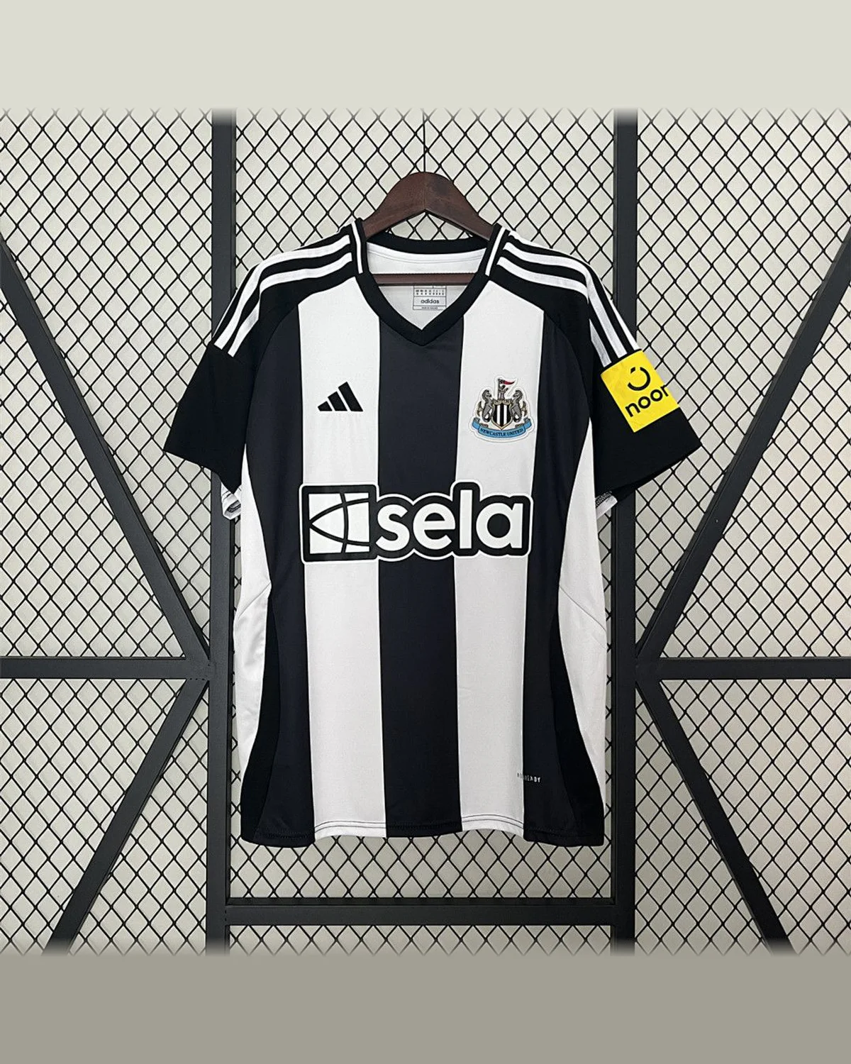 Newcastle United 2024/25 Newcastle United Home football jersey