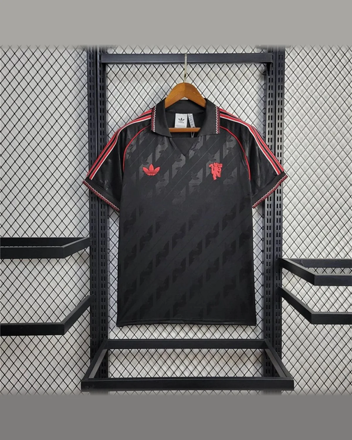 Manchester United 2024/25 Retro Manchester United Black football jersey