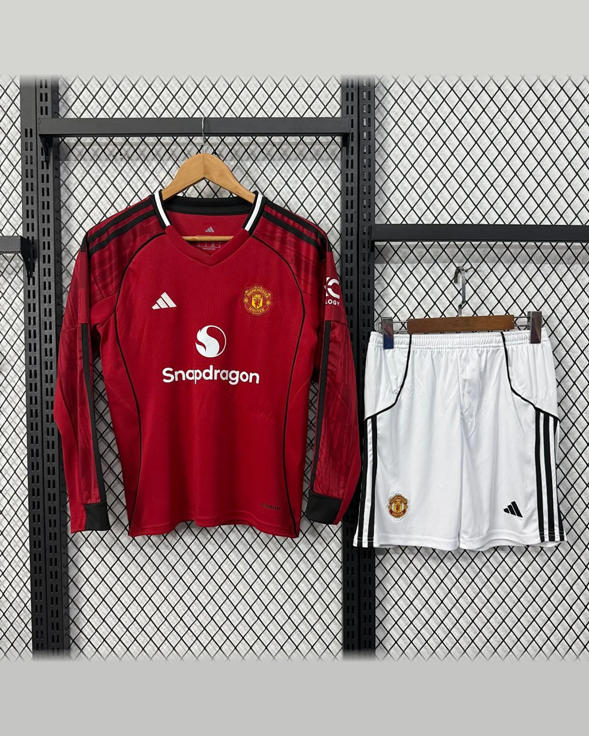 Manchester United 2025/26 Manchester United Home Long Sleeve football jersey