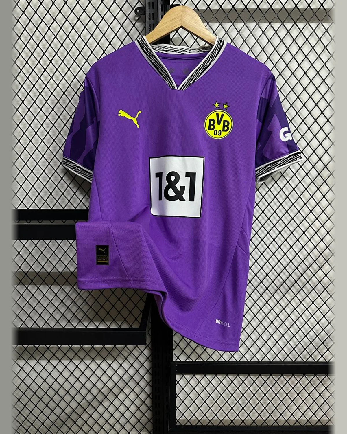 Borussia Dortmund 2025/26 Borussia Dortmund Goalkeeper Kit football jersey