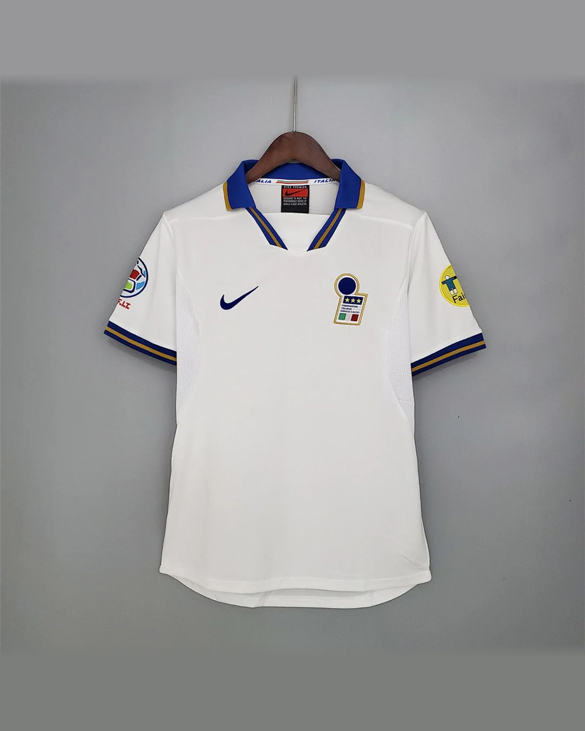 Italy Retro 1996 Italy Away football jersey
