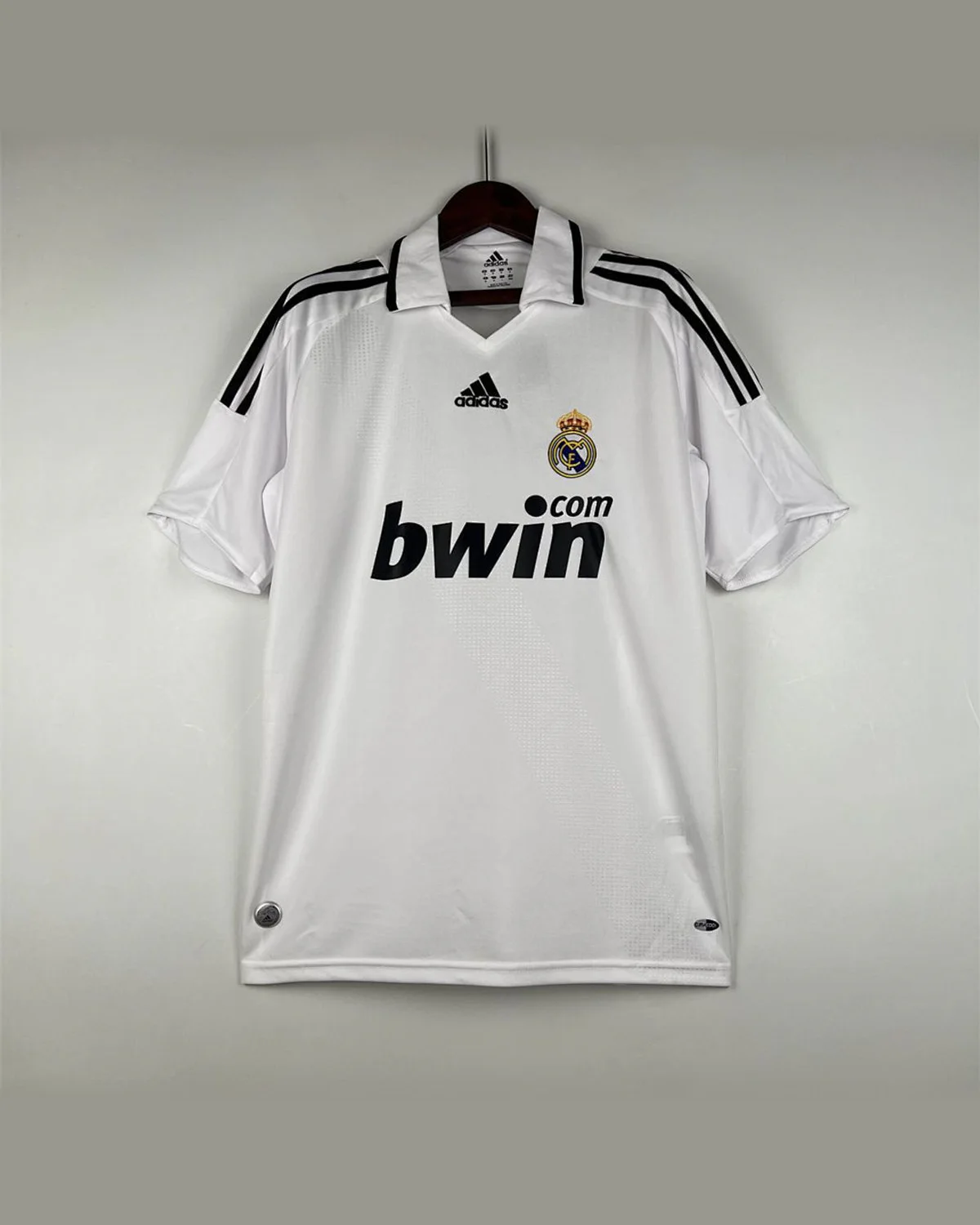 Real Madrid Retro 08/09 Real Madrid Home football jersey