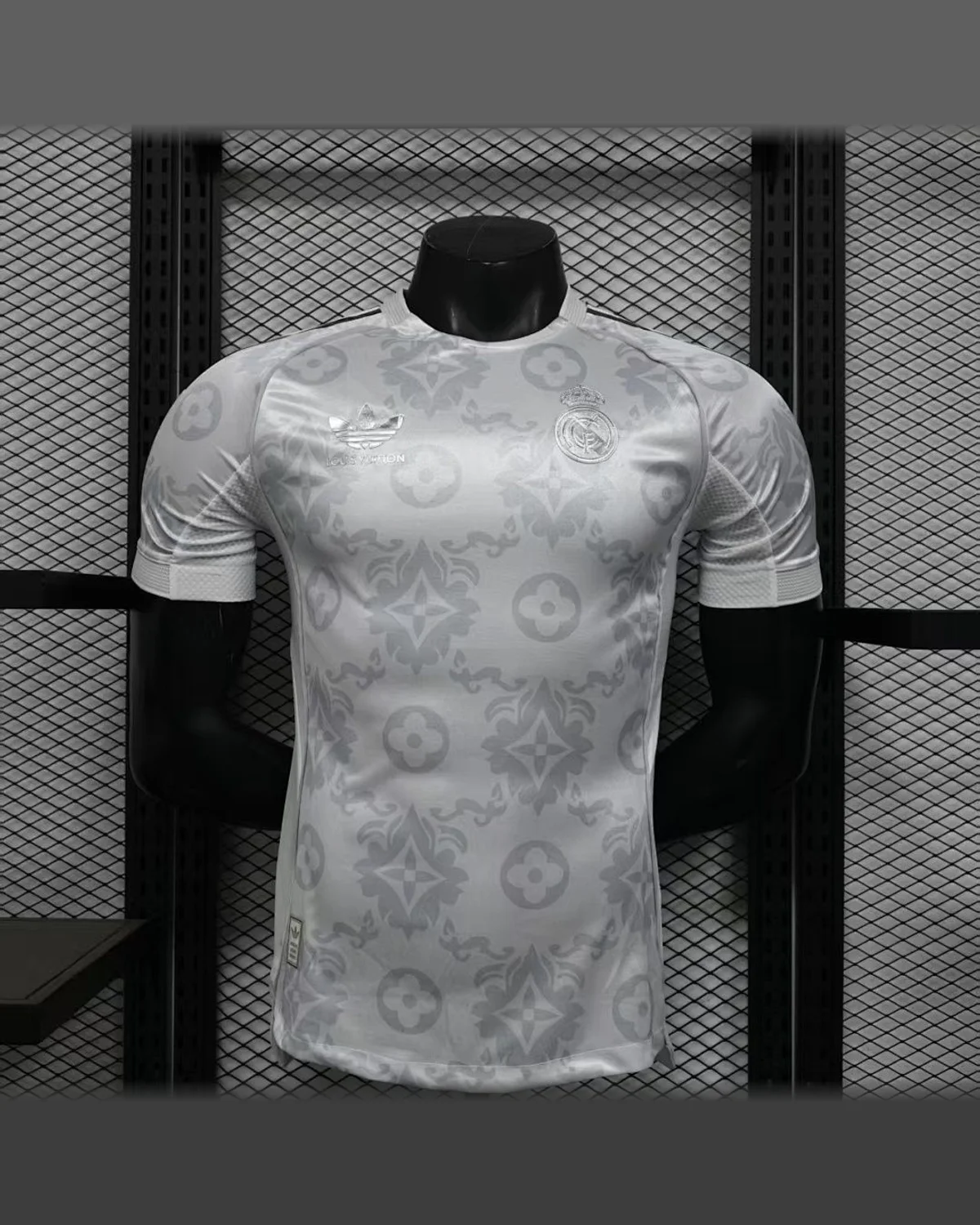 Real Madrid 2026/27 Real Madrid Platinum Edition - Player Version football jersey