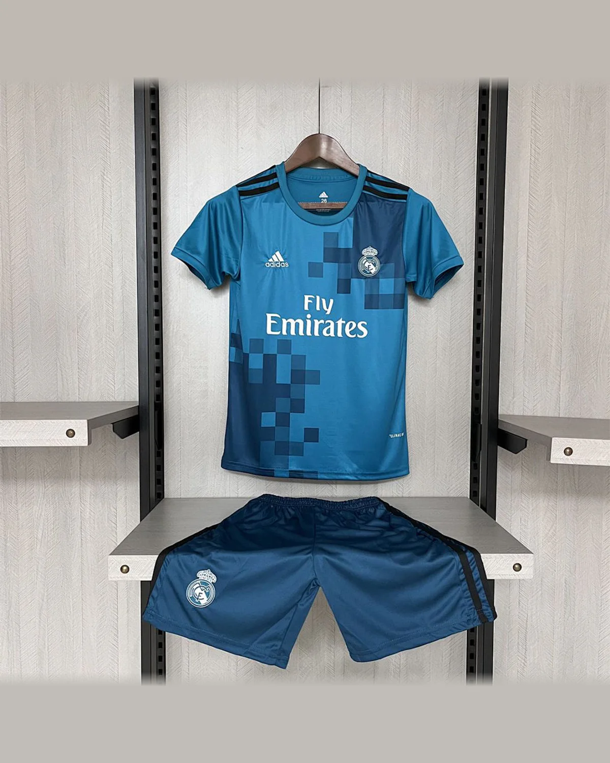 Real Madrid Retro 17/18 Children's Clothing Real Madrid II Kids football jersey