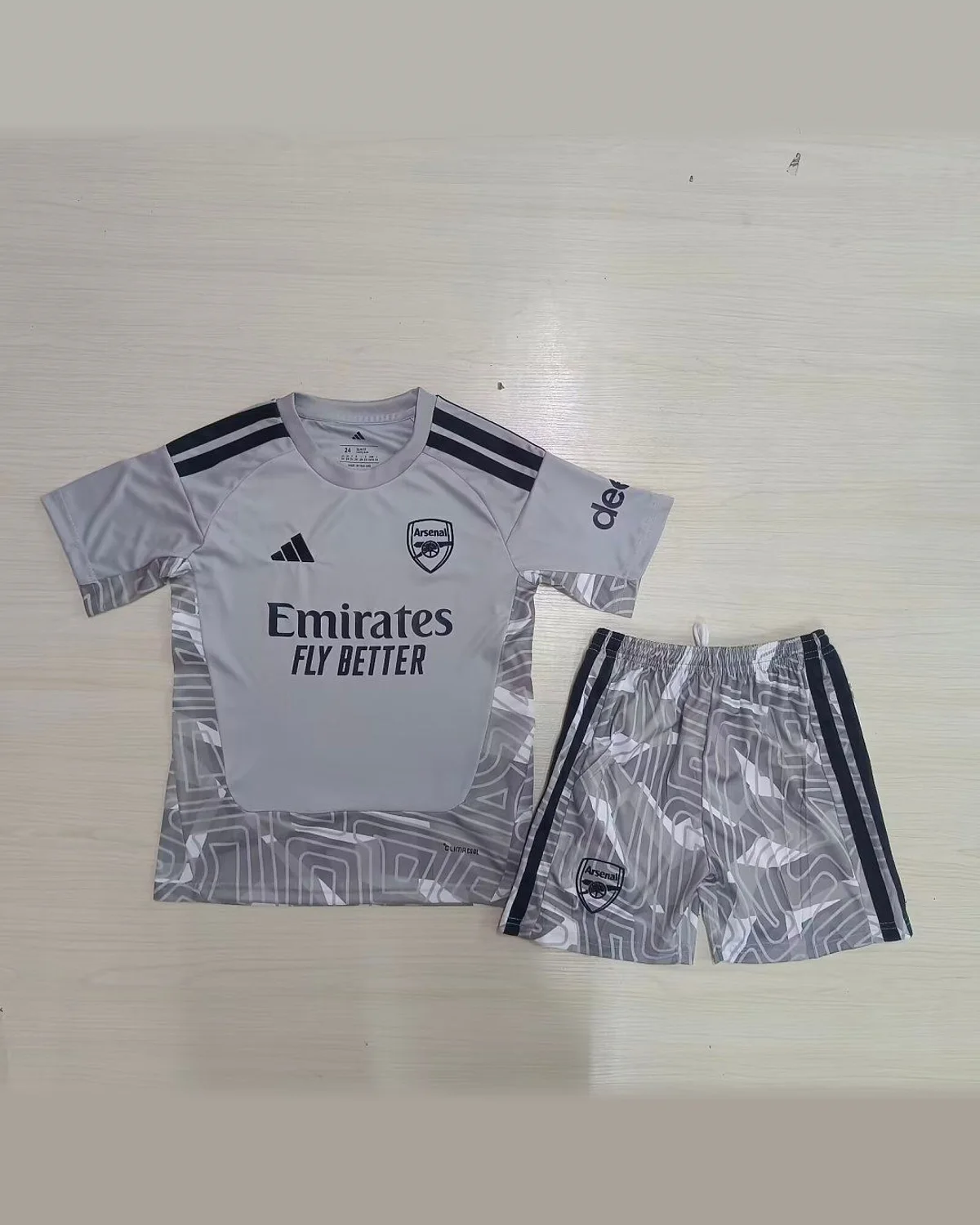 Arsenal Arsenal's Gray Goalkeeper Kids football jersey