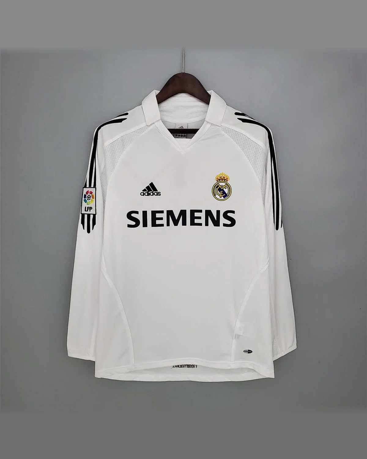 Real Madrid Retro 05/06 Long Sleeve Real Madrid Home football jersey