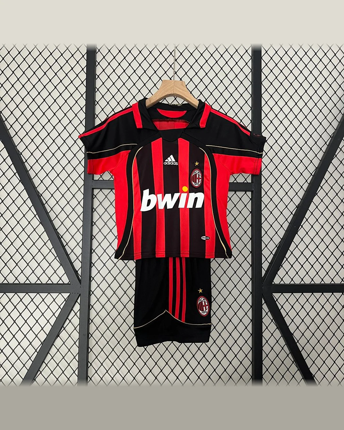 AC Milan Kids AC Milan 06/07 Home football jersey