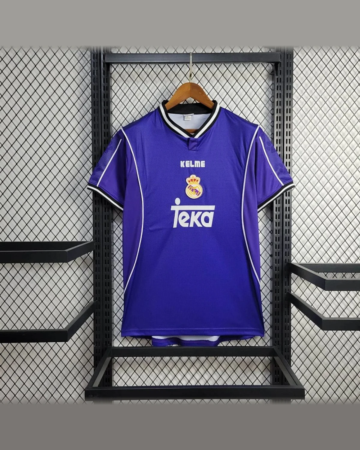 Real Madrid Retro 97/98 Real Madrid Away football jersey